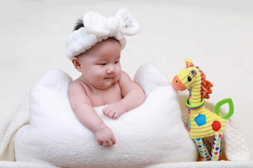 白山宝宝打嗝吐奶怎么回事